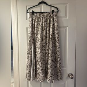 SHEIN White & Black Floral Maxi Skirt – Brand New, Never Worn 🤍